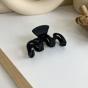 Wavy Claw Hair Clip